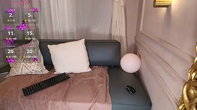 Paiige peach online show from January 10, 7:59 pm