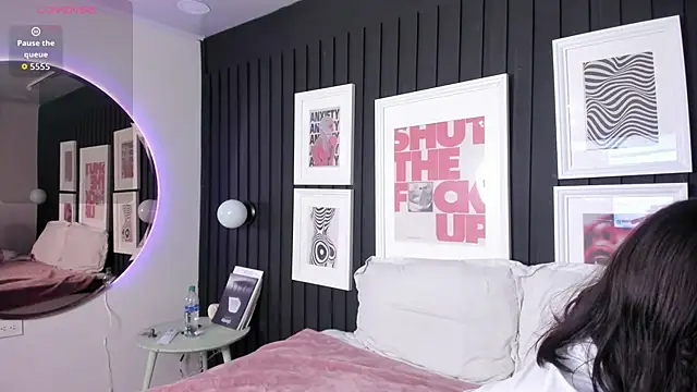 Kayla stern  online show from November 12, 7:35 pm