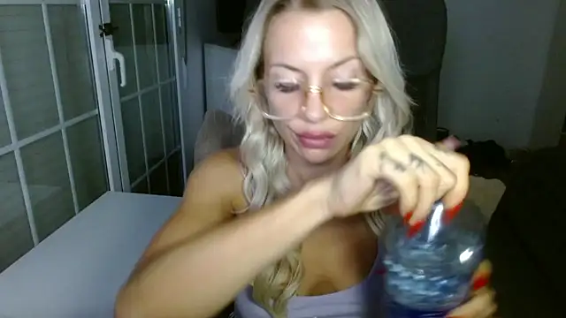 JuicyJanexo online show from August 1, 4:12 am