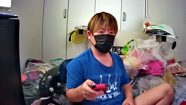 Snapshot of Osikokusama chatting on October 15, 2:01 am Osikokusama online show from October 15, 2:01 am