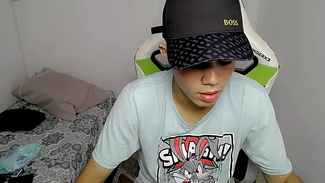 Snapshot of bby_santi chatting on March 11, 2:18 pm bby santi online show from March 11, 2:18 pm