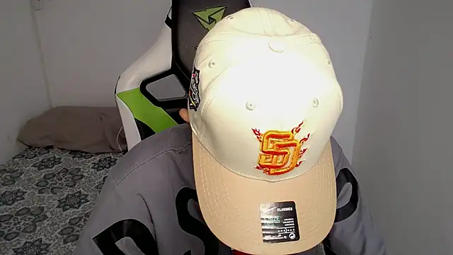 Snapshot of bby_santi chatting on March 19, 2:02 pm bby santi online show from March 19, 2:02 pm