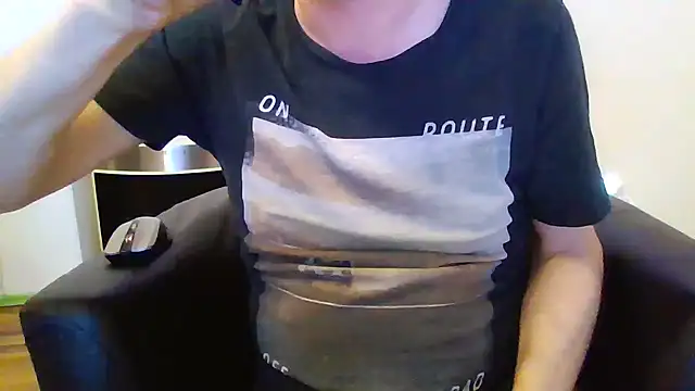 Snapshot of Minm666 chatting on December 19, 6:45 am Minm666 online show from December 19, 6:45 am