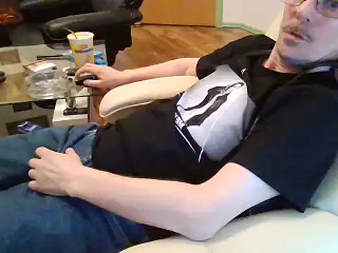 Snapshot of Minm666 chatting on December 28, 10:23 pm Minm666 online show from December 28, 10:23 pm