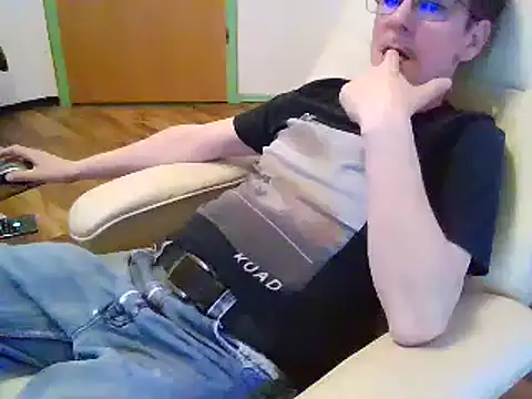 Snapshot of Minm666 chatting on January 5, 9:47 pm Minm666 online show from January 5, 9:47 pm