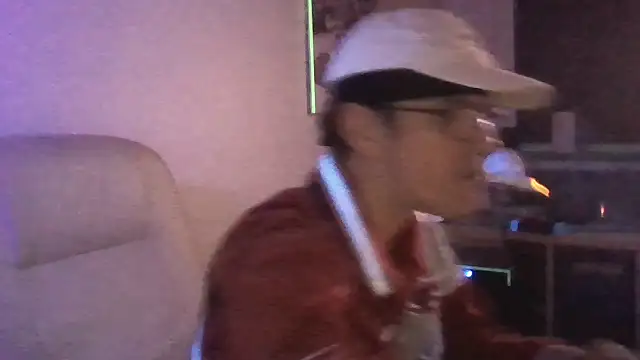 Snapshot of Minm666 chatting on February 4, 7:55 pm Minm666 online show from February 4, 7:55 pm