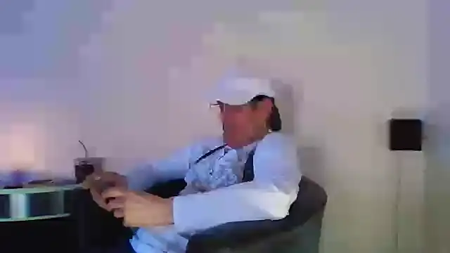 Snapshot of Minm666 chatting on February 28, 10:28 pm Minm666 online show from February 28, 10:28 pm