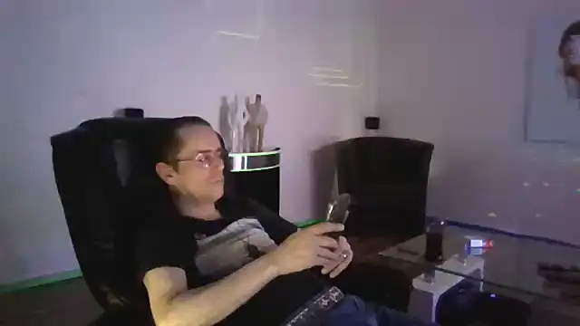 Snapshot of Minm666 chatting on March 2, 10:16 pm Minm666 online show from March 2, 10:16 pm