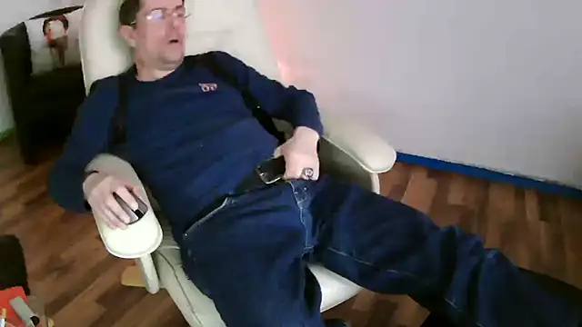 Snapshot of Minm666 chatting on March 12, 4:56 pm Minm666 online show from March 12, 4:56 pm