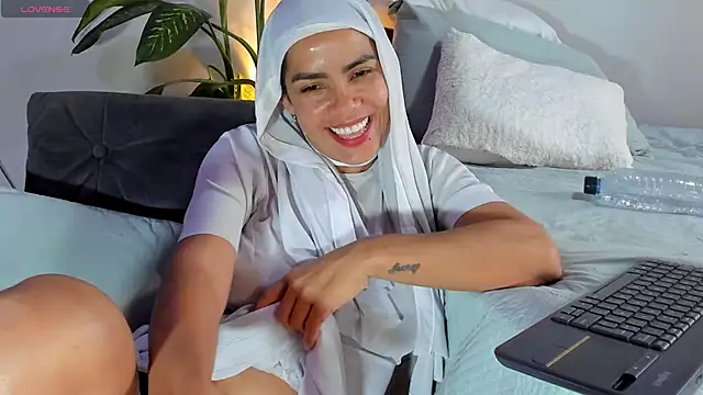 ClaraMariaMon online show from January 31, 8:54 pm