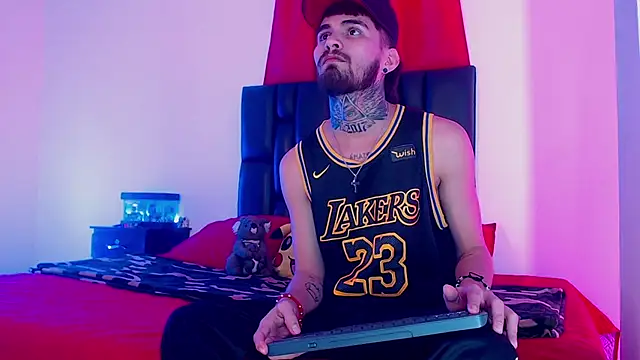 Brutal Sex Fucking online show from February 19, 9:14 pm