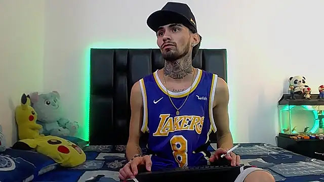Snapshot of Brutal_Sex_Fucking chatting on June 20, 1:58 pm Brutal Sex Fucking online show from June 20, 1:58 pm