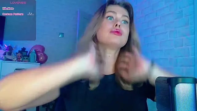 SuchCute online show from February 25, 1:52 am