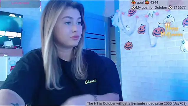 SuchCute online show from October 26, 3:34 am