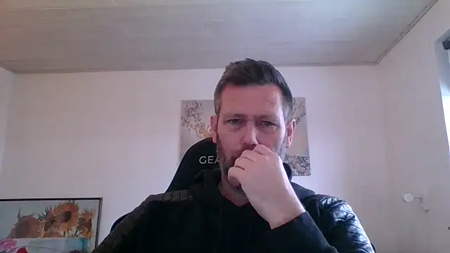 Snapshot of Gotta1 chatting on February 7, 2:32 pm Gotta1 online show from February 7, 2:32 pm