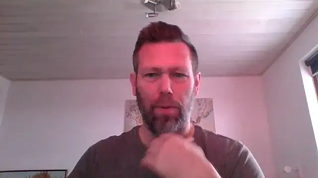 Snapshot of Gotta1 chatting on February 8, 8:18 am Gotta1 online show from February 8, 8:18 am