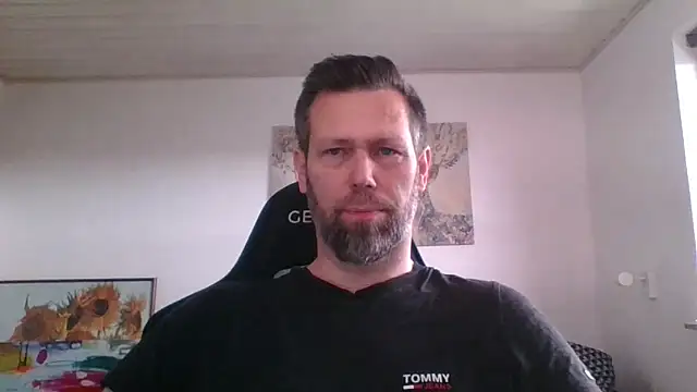 Snapshot of Gotta1 chatting on February 23, 2:03 pm Gotta1 online show from February 23, 2:03 pm