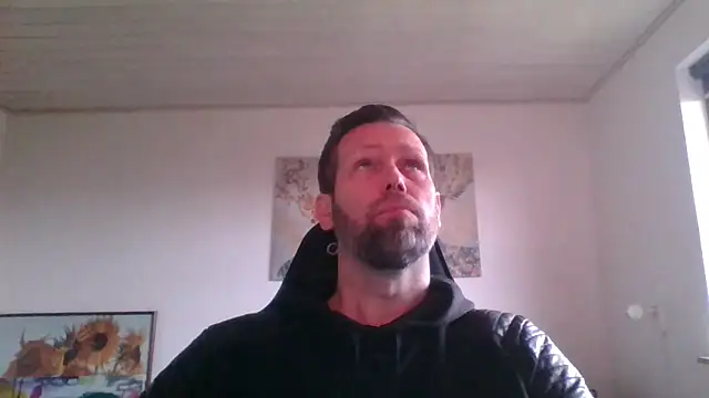 Snapshot of Gotta1 chatting on February 25, 2:05 pm Gotta1 online show from February 25, 2:05 pm