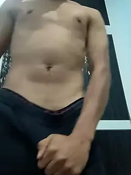 xyrus  online show from December 3, 11:33 am