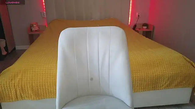 Snapshot of malady_ chatting on July 5, 4:47 pm malady online show from July 5, 4:47 pm