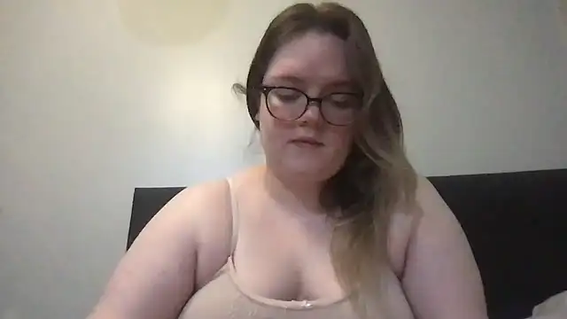 honeyyy24 online show from January 17, 2:22 pm