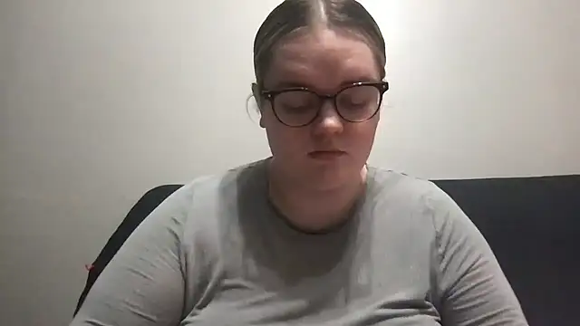 honeyyy24 online show from March 28, 8:41 pm