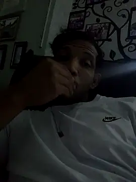 Snapshot of Jhonny_walkeer chatting on November 17, 12:49 am Jhonny walkeer online show from November 17, 12:49 am