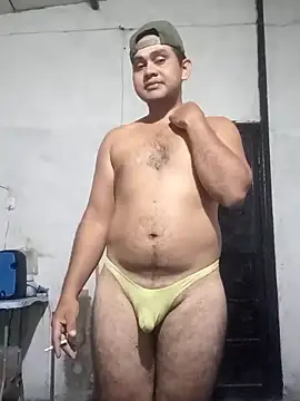 Snapshot of travieso2893 chatting on May 3, 3:45 am travieso2893 online show from May 3, 3:45 am