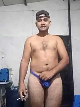 Snapshot of travieso2893 chatting on May 19, 2:07 am travieso2893 online show from May 19, 2:07 am