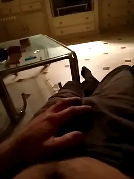 Snapshot of rush6983 chatting on February 27, 11:48 pm rush6983 online show from February 27, 11:48 pm