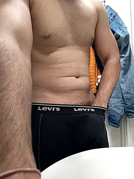 Snapshot of samcumms chatting on March 1, 11:47 pm samcumms online show from March 1, 11:47 pm