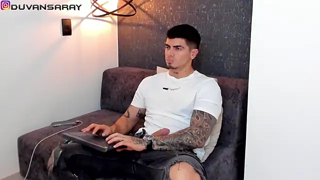 Snapshot of _mrcock chatting on February 22, 12:05 am mrcock online show from February 22, 12:05 am