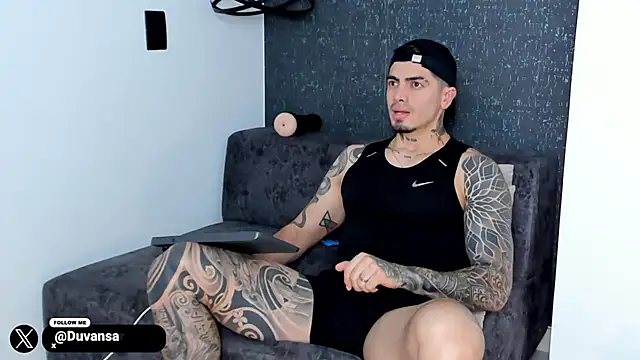 Snapshot of _mrcock chatting on November 2, 12:24 am mrcock online show from November 2, 12:24 am