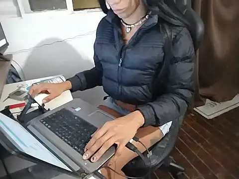 morenaindiaofc online show from September 15, 11:38 pm