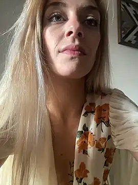 Lolitaxlola online show from March 16, 3:50 pm