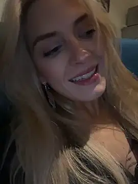 Lolitaxlola online show from March 16, 6:55 pm