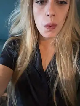 Lolitaxlola online show from March 18, 10:46 am