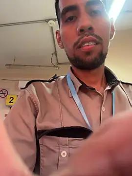 Snapshot of EnriquePersian197 chatting on June 26, 12:04 am EnriquePersian197 online show from June 26, 12:04 am