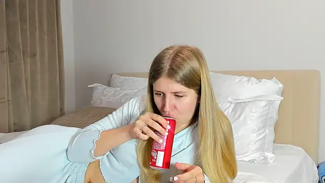 kirraa  online show from December 21, 8:38 pm