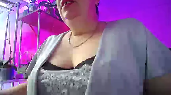 Snapshot of _Sweet_Woman chatting on February 19, 4:01 am  Sweet Woman online show from February 19, 4:01 am