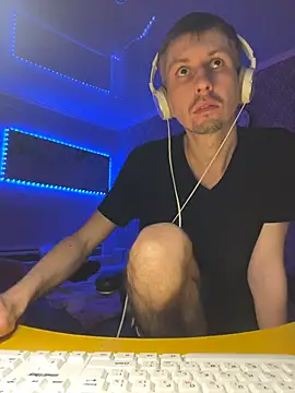 Aki-Laky online show from December 3, 7:12 pm