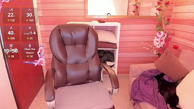 marien thomson  online show from April 18, 1:42 am