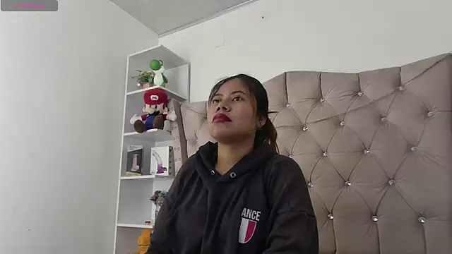 Sweet Orianaa online show from June 15, 8:22 pm