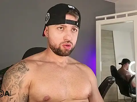 OwenMaximus814 online show from February 23, 8:17 pm