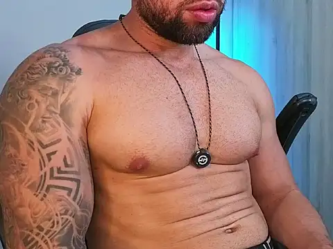Snapshot of OwenMaximus814 chatting on July 16, 6:14 pm OwenMaximus814 online show from July 16, 6:14 pm