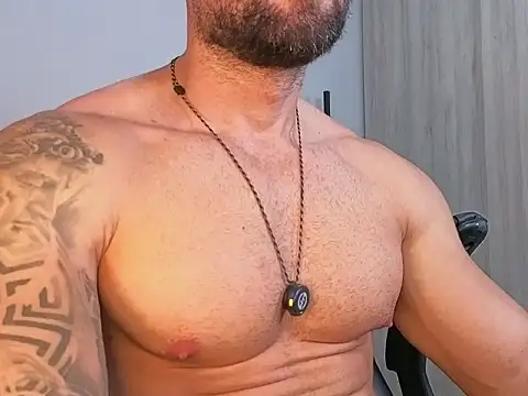 Snapshot of OwenMaximus814 chatting on July 17, 3:50 pm OwenMaximus814 online show from July 17, 3:50 pm