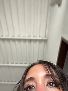 melyescobar online show from March 19, 1:07 pm