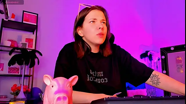 AliceSunday online show from January 26, 2:08 pm