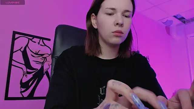 AliceSunday online show from February 4, 1:59 pm