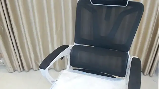 Snapshot of Milk-babier chatting on January 10, 3:58 pm Milk-babier online show from January 10, 3:58 pm